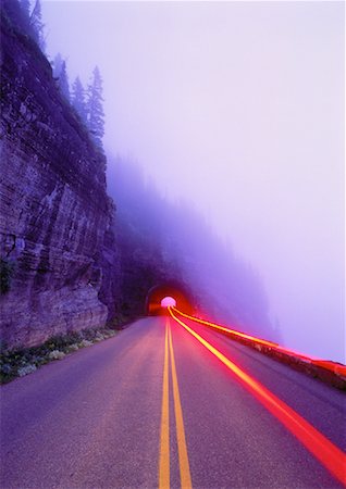 passo di logan - Light Trails on Road with Fog Logan Pass, Glacier National Park Montana, USA Fotografie stock - Rights-Managed, Codice: 700-00020170