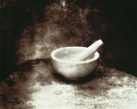 simsearch:700-00053219,k - Mortar and Pestle Stock Photo - Rights-Managed, Code: 700-00021313