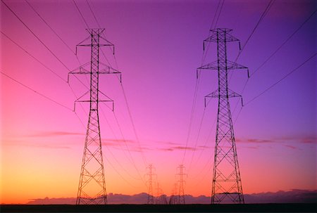 simsearch:600-00018625,k - Electrical Transmission Towers At Sunset Foto de stock - Con derechos protegidos, Código: 700-00022215