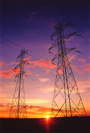 simsearch:600-00176068,k - Pylônes électriques au coucher du soleil Photographie de stock - Rights-Managed, Code: 700-00022213