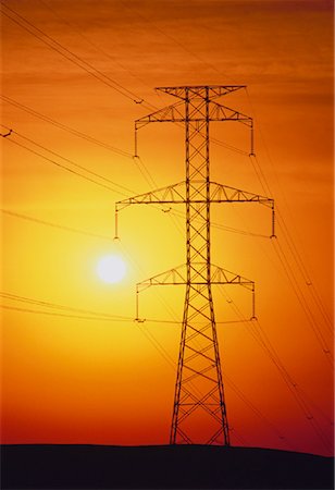 simsearch:614-06895697,k - Silhouette of Electrical Transmission Tower at Sunset Near Mossleigh, Alberta, Canada Foto de stock - Direito Controlado, Número: 700-00022270