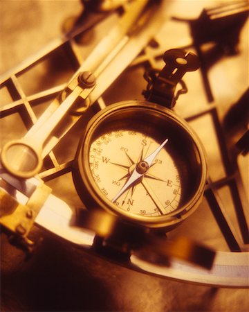 sextant - Gros plan du compas et Sextant Photographie de stock - Rights-Managed, Code: 700-00022771