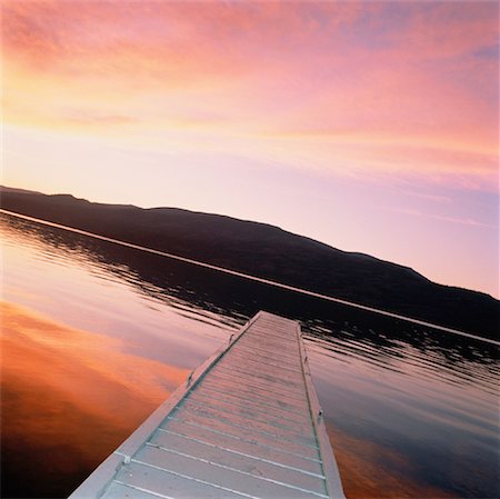 Dock et le lac au coucher du soleil Peachland, Colombie-Britannique Canada Photographie de stock - Rights-Managed, Code: 700-00023168