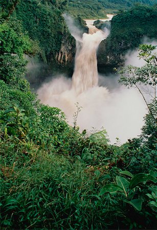 province napo - San Rafael tombe rivière Quijos, Andes montagnes Province de Napo, Equateur Photographie de stock - Rights-Managed, Code: 700-00023235