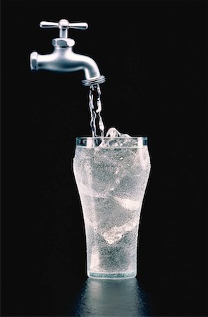 pictures of water glass and faucet - Robinet avec le verre d'eau Photographie de stock - Rights-Managed, Code: 700-00023935