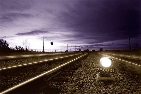 simsearch:700-00165561,k - Railway Tracks at Sunrise Near Edmonton, Alberta, Canada Foto de stock - Con derechos protegidos, Código: 700-00035314