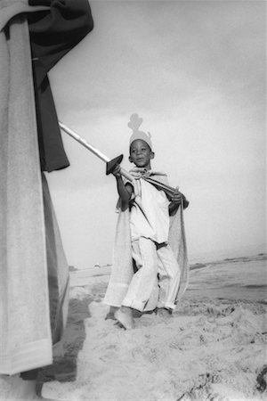 plage (sable) - Boys Wearing Costumes at Beach Foto de stock - Con derechos protegidos, Código: 700-00036867