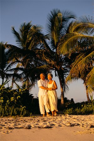 david p. hall - Mature Couple on Beach Foto de stock - Direito Controlado, Número: 700-00038674