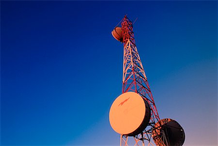 Looking Up at Microwave Tower North of Beaver Mines, Alberta Canada Fotografie stock - Rights-Managed, Codice: 700-00031025