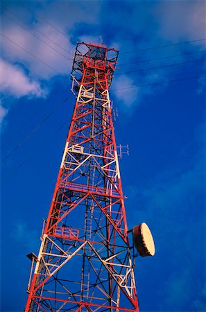 Looking Up at Microwave Tower Pincher Creek, Alberta, Canada Fotografie stock - Rights-Managed, Codice: 700-00031023