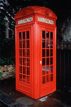 red call box - Cabine téléphonique Photographie de stock - Rights-Managed, Code: 700-00031214