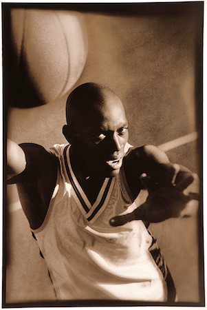 simsearch:700-00032308,k - Portrait of Man Playing Basketball Foto de stock - Con derechos protegidos, Código: 700-00031751