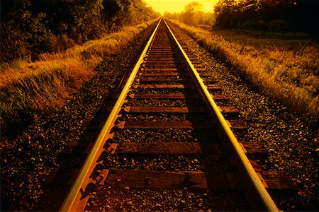 simsearch:700-00165561,k - Railway Tracks Ontario, Canada Foto de stock - Con derechos protegidos, Código: 700-00031994