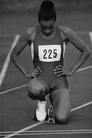 simsearch:700-00032762,k - Weibliche Läufer auf Startblöcke Stockbilder - Lizenzpflichtiges, Bildnummer: 700-00032864