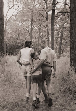 Vue arrière du randonnée familiale Photographie de stock - Rights-Managed, Code: 700-00033405