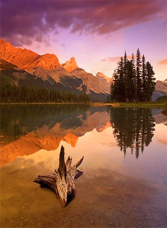 simsearch:700-00152850,k - Spirit Island at Sunset Jasper National Park Alberta, Canada Foto de stock - Con derechos protegidos, Código: 700-00033655