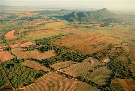 simsearch:873-06440456,k - Hot Air Ballooning in the North Si Satchanalai Thailand Foto de stock - Con derechos protegidos, Código: 700-00033876