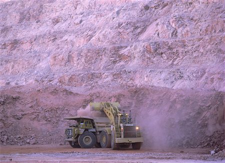 quarry nobody - Machinerie lourde près de Copper Mine Chili Photographie de stock - Rights-Managed, Code: 700-00044269