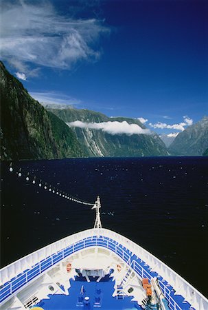 Cruise Ship in Milford Sound South Island, New Zealand Foto de stock - Con derechos protegidos, Código: 700-00044942