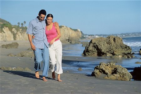 simsearch:700-00046307,k - Couple Walking on Beach Stock Photo - Rights-Managed, Code: 700-00045274
