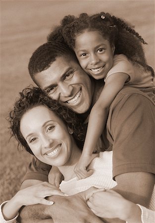 Portrait of Family Outdoors Foto de stock - Con derechos protegidos, Código: 700-00045284