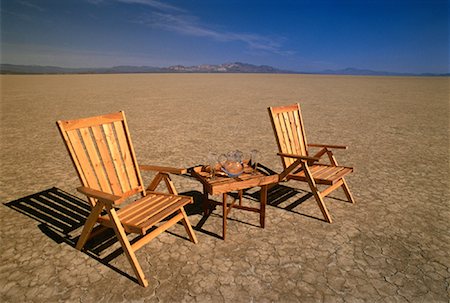 simsearch:700-00150610,k - Chaises longues, Table et verres d'eau dans le désert au Nevada, USA Photographie de stock - Rights-Managed, Code: 700-00045969