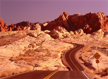 désert de mojave - Route et paysage vallée de feu, Nevada, USA Photographie de stock - Rights-Managed, Code: 700-00048179