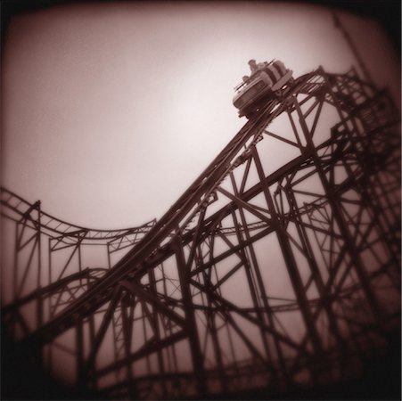 simsearch:700-00168453,k - Personnes sur Roller Coaster Atlantic City, New Jersey, Etats-Unis Photographie de stock - Rights-Managed, Code: 700-00049072