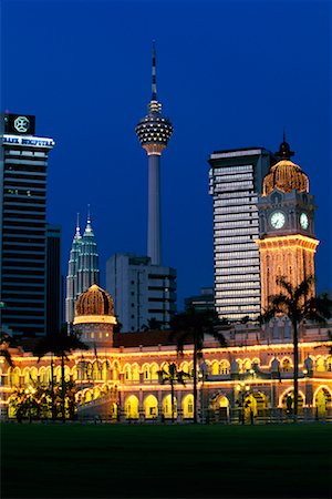 Sultan Abdul Samad Building at Dataran Merdeka, Kl Tower & Twin Towers, Kuala Lumpur, Malaysia Foto de stock - Con derechos protegidos, Código: 700-00040094