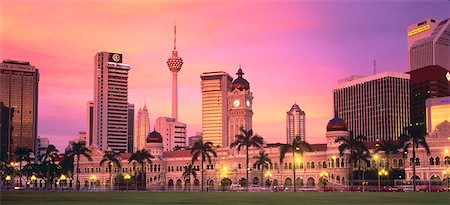 Sultan Abdul Samad Building at Dataran Merdeka, Kl Tower and Twin Towers Kuala Lumpur, Malaysia Foto de stock - Direito Controlado, Número: 700-00040145
