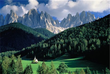 Saint Johann Church, Dolomites Val di Fune, Italy Fotografie stock - Rights-Managed, Codice: 700-00040505
