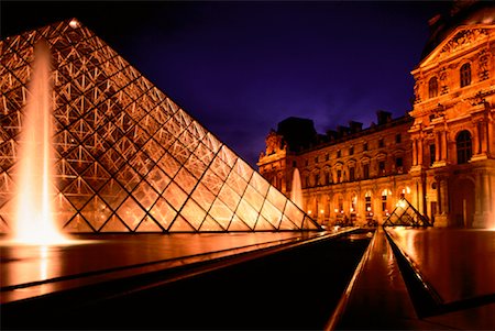 entertainment at night in paris - Le Musée du Louvre, nuit, Paris, France Photographie de stock - Rights-Managed, Code: 700-00040591