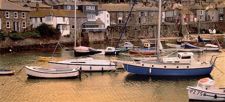 simsearch:851-02963707,k - Fishing Boats, English Seacoast Town of Mousehole, Cornwall England Foto de stock - Con derechos protegidos, Código: 700-00040700