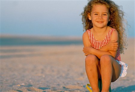 Portrait de jeune fille en maillot de bain sur la plage Photographie de stock - Rights-Managed, Code: 700-00042261