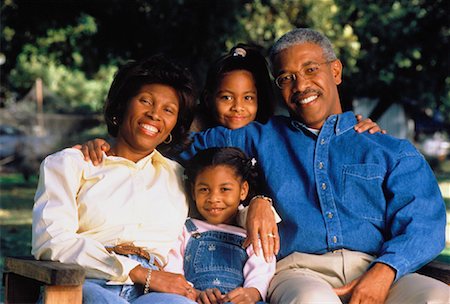 simsearch:700-00042687,k - Portrait of Family Outdoors Stock Photo - Rights-Managed, Code: 700-00042684