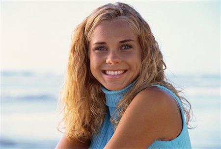 simsearch:700-00054102,k - Portrait of Teenage Girl Smiling Outdoors Stock Photo - Rights-Managed, Code: 700-00054102