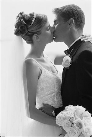 Bride and Groom Kissing Foto de stock - Con derechos protegidos, Código: 700-00054255