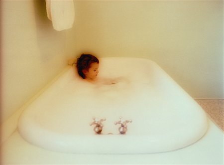 simsearch:700-00025770,k - Child Having Bubblebath Foto de stock - Direito Controlado, Número: 700-00054504