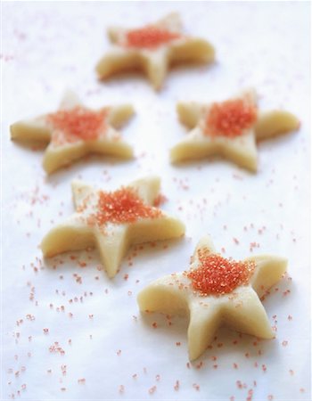 simsearch:633-01573679,k - Star Shaped Cookies and Sprinkles Foto de stock - Con derechos protegidos, Código: 700-00055230