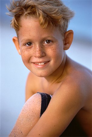 Portrait of Boy Outdoors Foto de stock - Con derechos protegidos, Código: 700-00055818