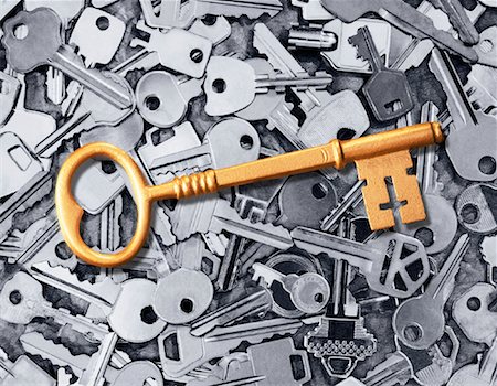 simsearch:700-00035022,k - Gold Skeleton Key on Pile of Keys Stock Photo - Rights-Managed, Code: 700-00056417