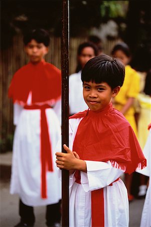 simsearch:855-02986033,k - Portrait de garçon à la procession du vendredi Saint, Manapala, Philippines Photographie de stock - Rights-Managed, Code: 700-00056750