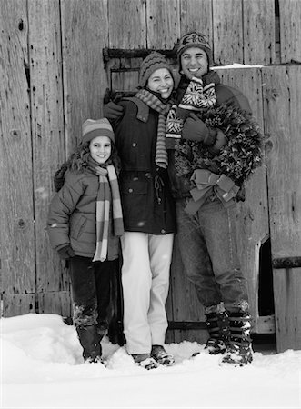 simsearch:632-02128422,k - Portrait of Family Standing near Cabin in Winter Stock Photo - Rights-Managed, Code: 700-00057612