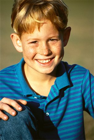 Portrait of Boy Outdoors Foto de stock - Con derechos protegidos, Código: 700-00057632