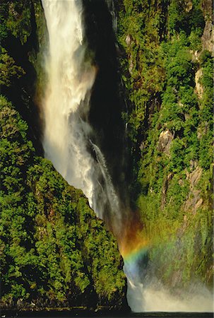 fiordland national park - Waterfall and Cliffside Fiordland National Park South Island, New Zealand Foto de stock - Con derechos protegidos, Código: 700-00057651