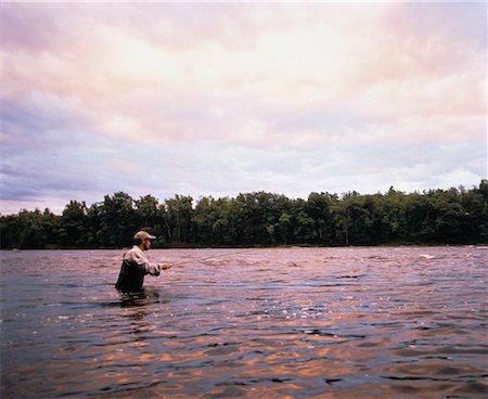 Man Fly Fishing Kennebec River, Maine, USA Foto de stock - Con derechos protegidos, Código: 700-00058672