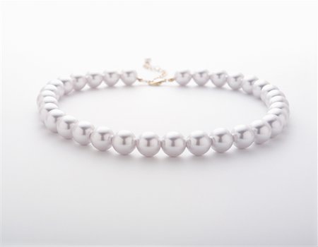 simsearch:700-01788628,k - Pearl Necklace Stock Photo - Rights-Managed, Code: 700-00059483