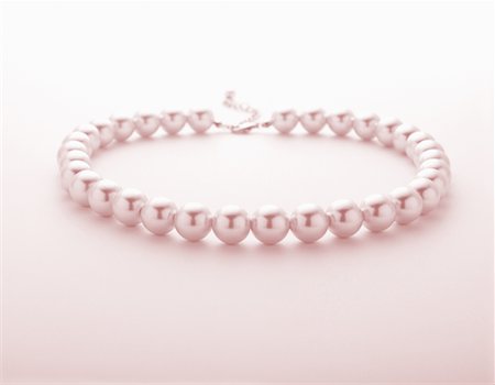 simsearch:700-01788628,k - Pink Pearl Necklace Stock Photo - Rights-Managed, Code: 700-00059582