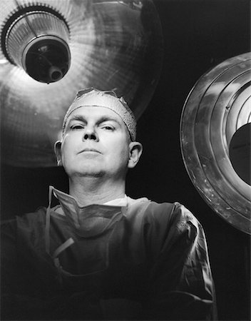Porträt des Chirurgen im OP-Saal Stockbilder - Lizenzpflichtiges, Bildnummer: 700-00050968