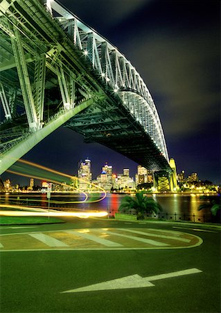 simsearch:700-00051681,k - Harbour Bridge, City Skyline and Light Trails at Night Sydney, Australia Foto de stock - Con derechos protegidos, Código: 700-00051674